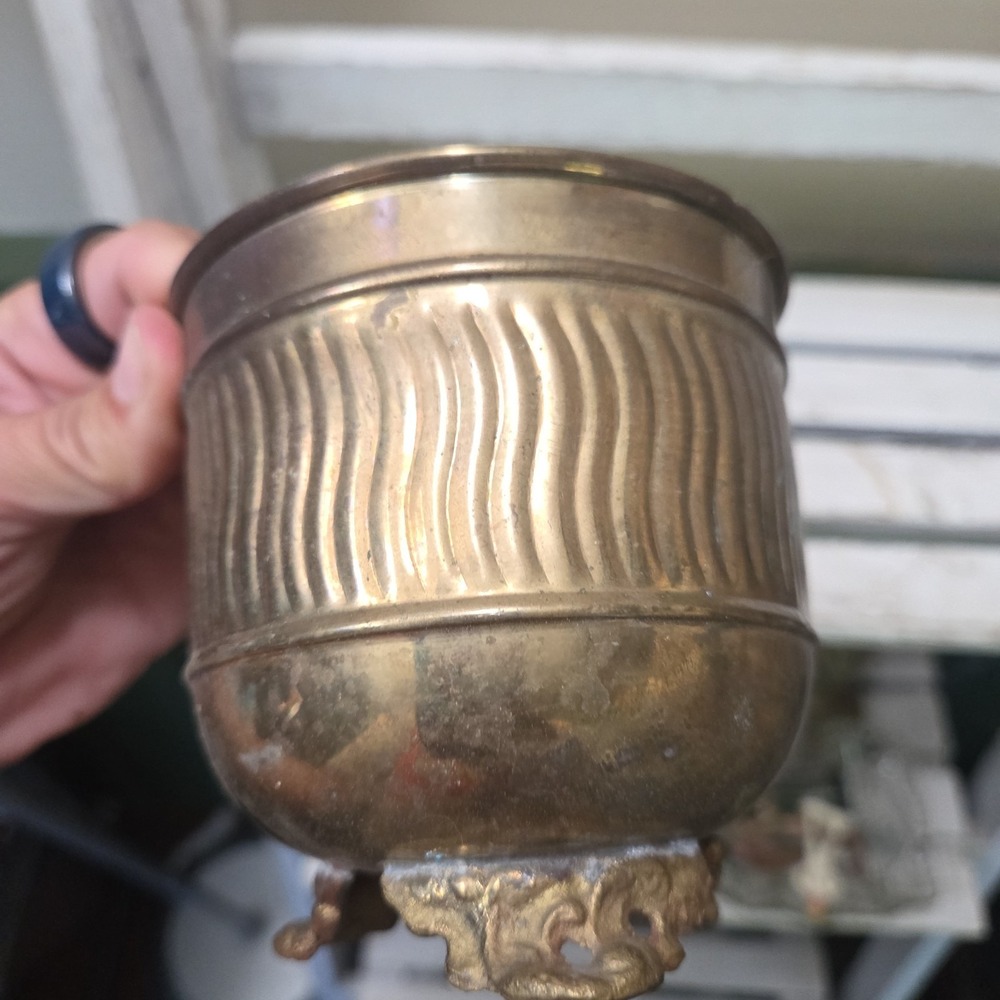 Vintage Solid Brass 3-Footed Flower Planter Pot Cauldron Cottage Core Succulent - Picture 8 of 12